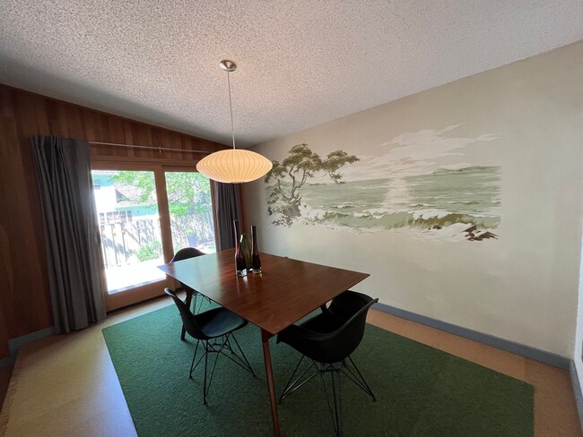 Building Photo - Midcentury modern 4-bedroom, 3-bathroom ho...