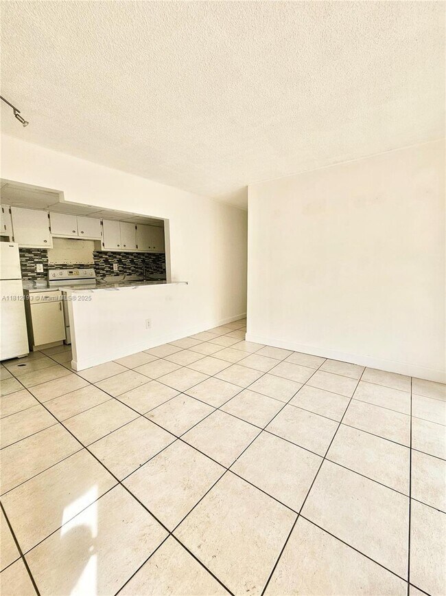 Building Photo - 4250 NW 79th Ave