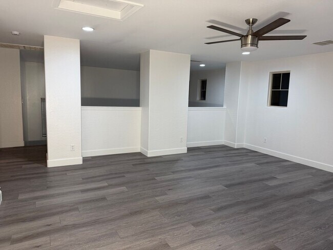 Building Photo - 42502 W Somerset Dr