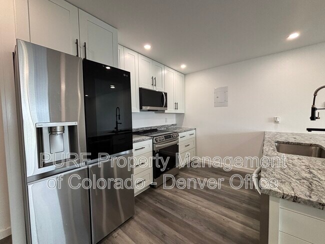 Building Photo - 1150 Golden Cir
