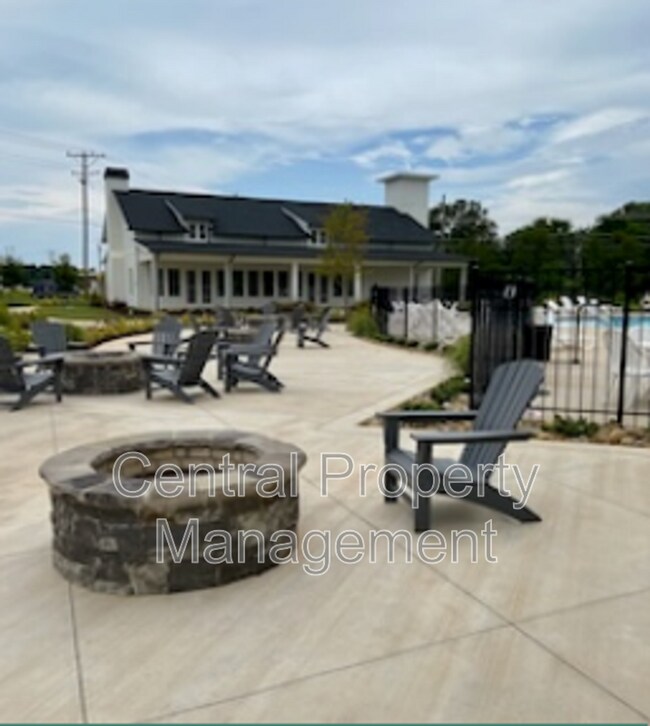Building Photo - 610 Batchomble Ln