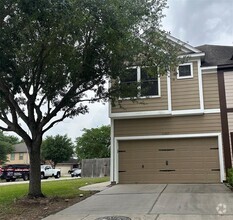 Building Photo - 16507 Cheshire Grove Ln