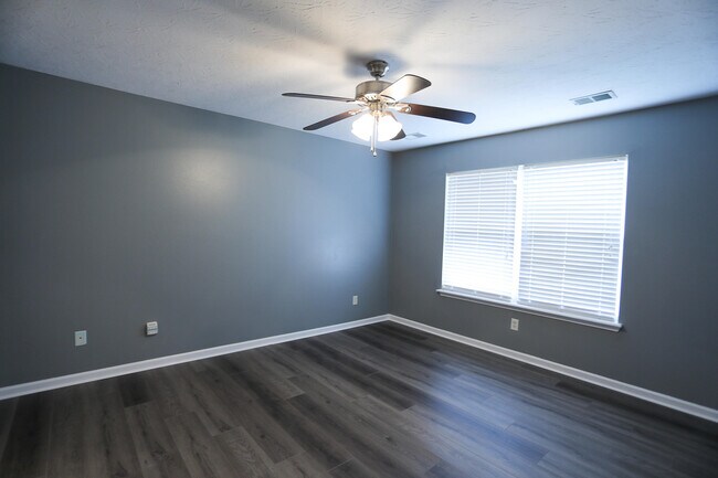 Building Photo - 209 Elkhorn Green Pl