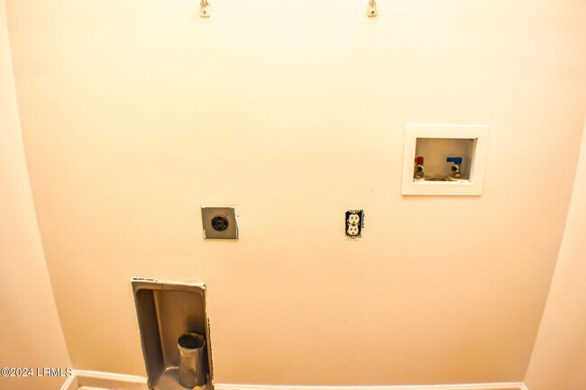 Building Photo - 43 Blue Haw Ct