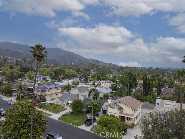 Building Photo - 918 E Valencia Ave