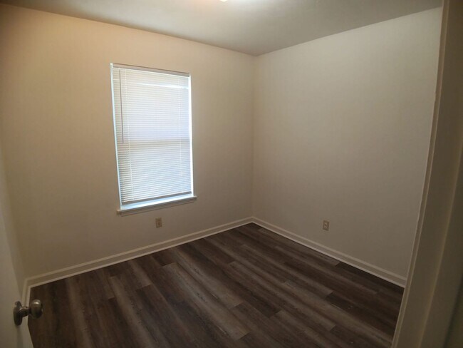 Building Photo - 237 Pheasant Run Dr