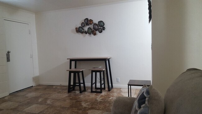 Dinning area - 4600 University Center Dr