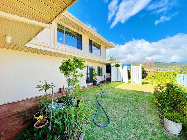 Building Photo - Panoramic Views from Executive Home near Tripler & Kaiser Hospitals