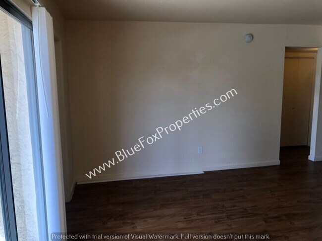 Building Photo - 3357 N Country Club Rd