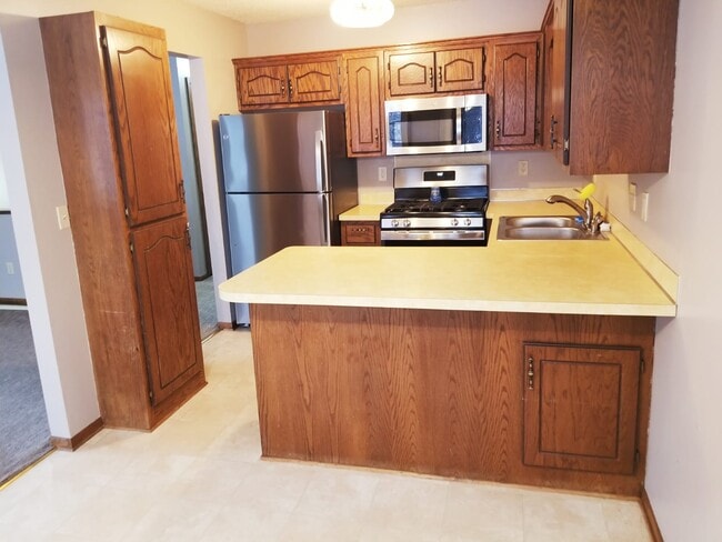 Building Photo - 7361 France Ave N