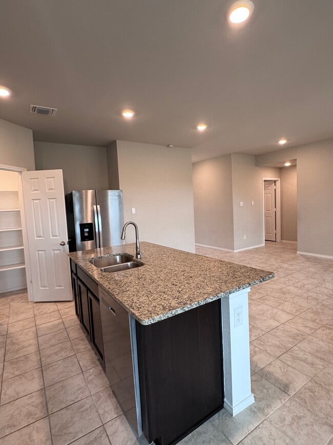 Building Photo - 1104 Prairie Clover Rd