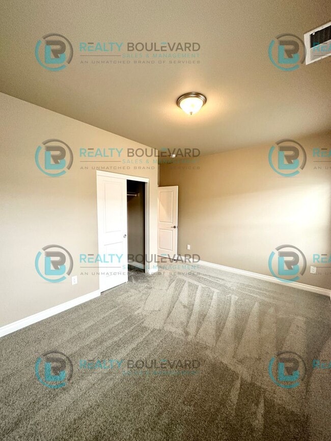Building Photo - Beautiful 3 Bedroom located in Cold Springs!