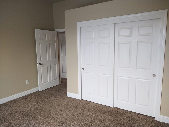 Building Photo - Stunning Luxury Townhome – 3 Bedroom, 2.5 Bath – Modern Comfort & Style