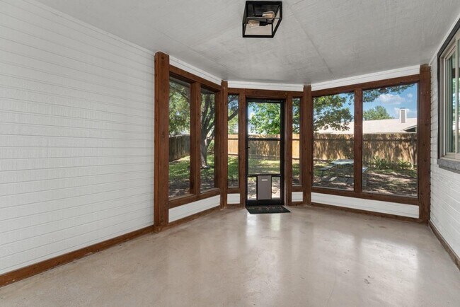 Building Photo - 1502 Quail Run Rd