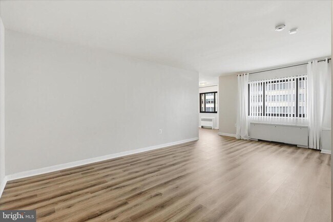 Building Photo - 1200 S Arlington Ridge Rd