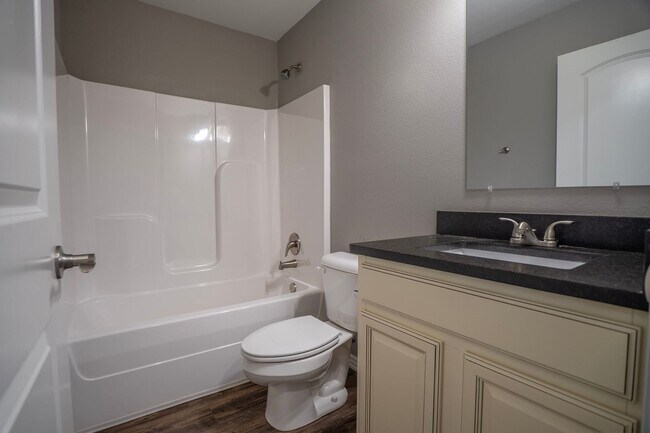 Building Photo - Stunning 3 bedroom, 2 bathroom Home available in Prairie Grove!