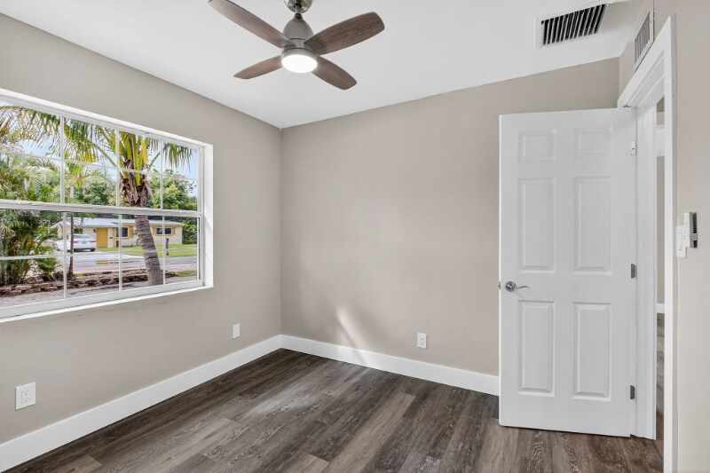 Building Photo - 37 Seminole Ct