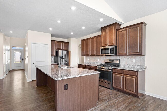Building Photo - 2214 Larkspur Dr