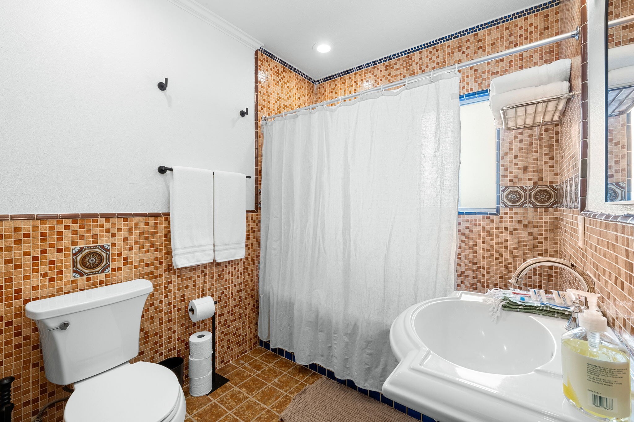 Building Photo - 3758 Gaviota Ave