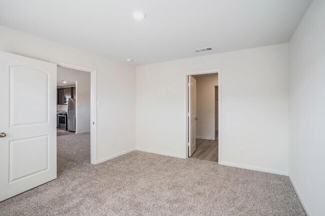 Building Photo - 1460 Sunkiss Dr