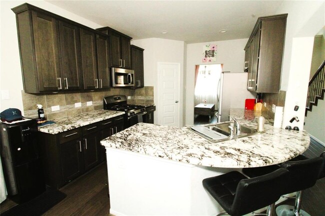 Building Photo - 712 Burr Oak