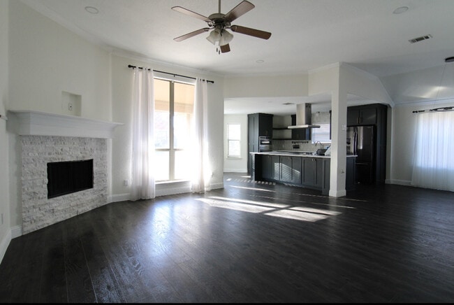 Building Photo - 1405 Meadowlark Ln