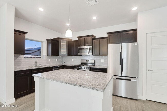 Building Photo - 14813 Tierra Fortaleza Ave
