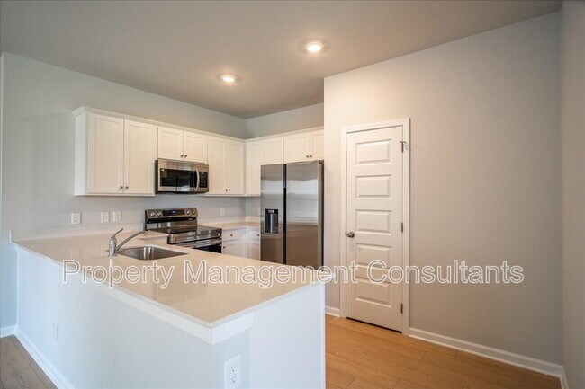 Building Photo - 22845 Dashwood Ln