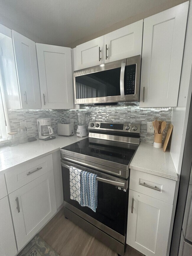 Building Photo - 1140 Staghorn St