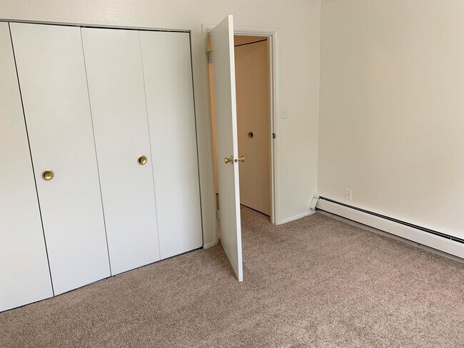 Building Photo - 875 26th St