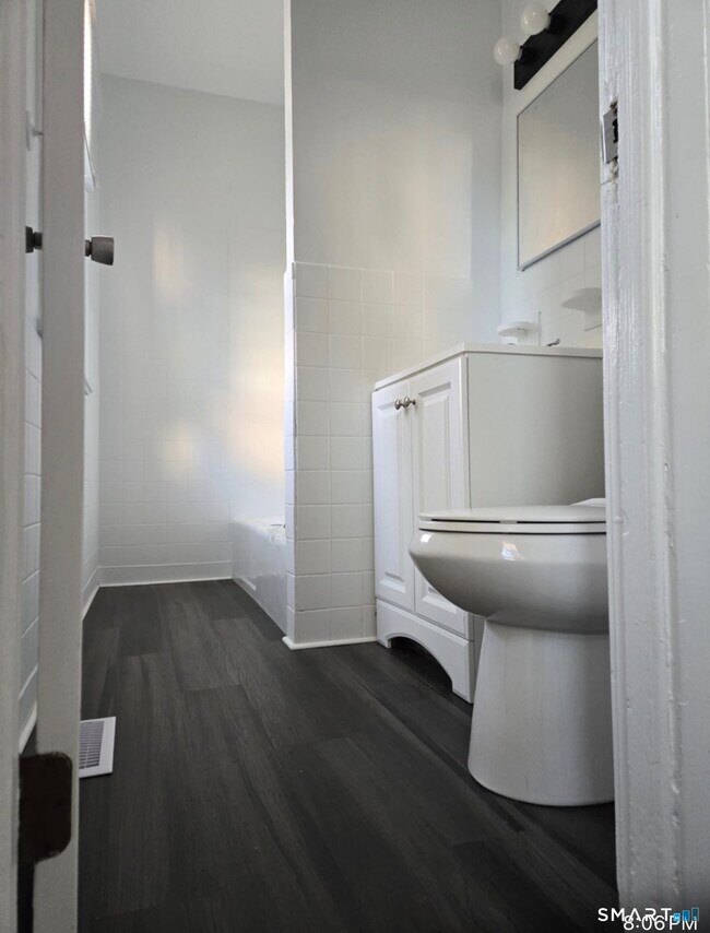 Building Photo - 183 Ely Ave