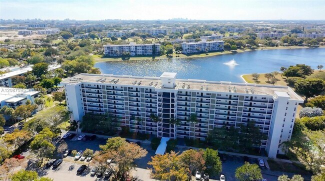 Building Photo - 2900 N Course Dr