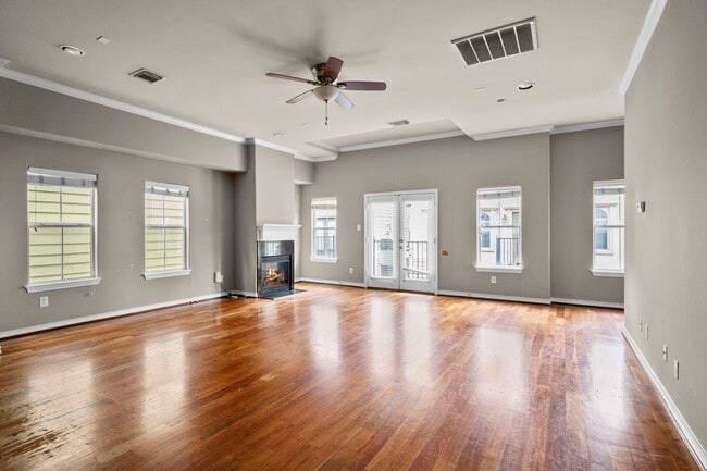 Building Photo - 5405 Kansas St
