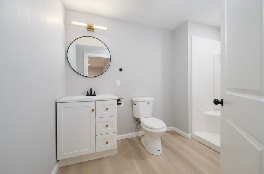 Full Bathroom Basement - 510 Beechwood Ct