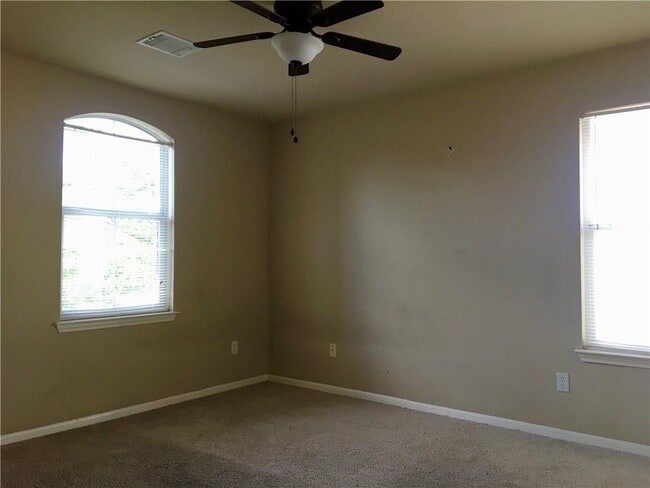 Building Photo - 3705 Eagles Nest St