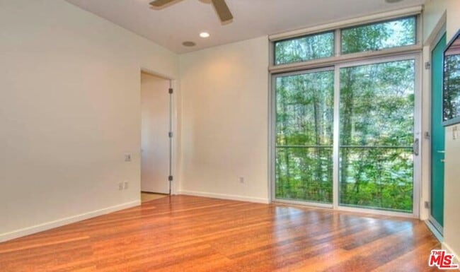 Building Photo - 2452 Penmar Ave