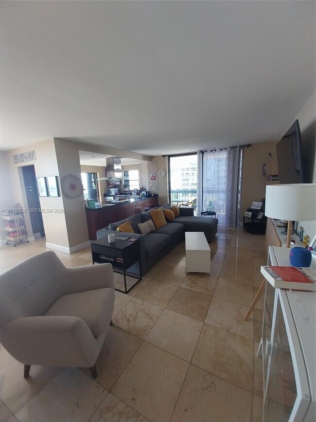Building Photo - 2333 Brickell Ave