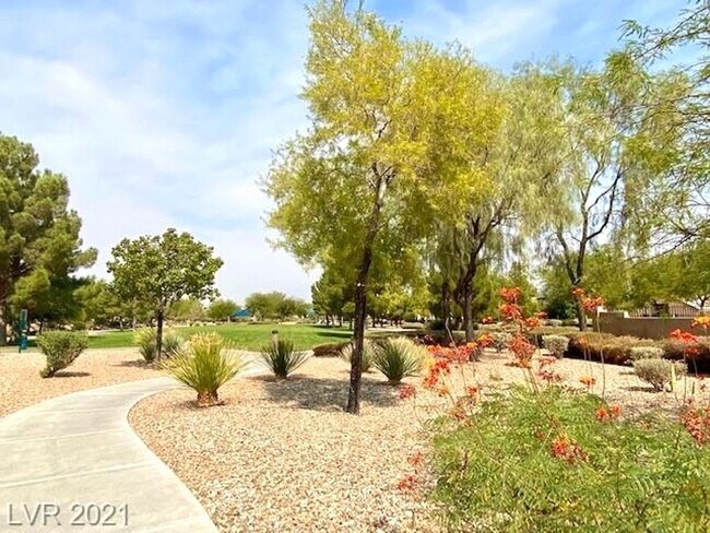 Building Photo - Gated Community! Fabulous 4 Bedrooms Plus Large Loft. One Bed and Bath Downstairs.