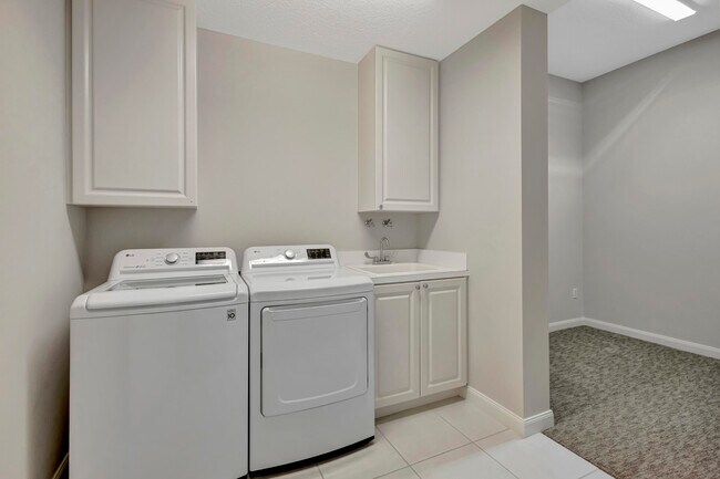 Building Photo - 34 Harbour Isle Dr W