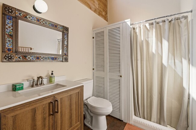 Building Photo - Enchanting Country Adobe