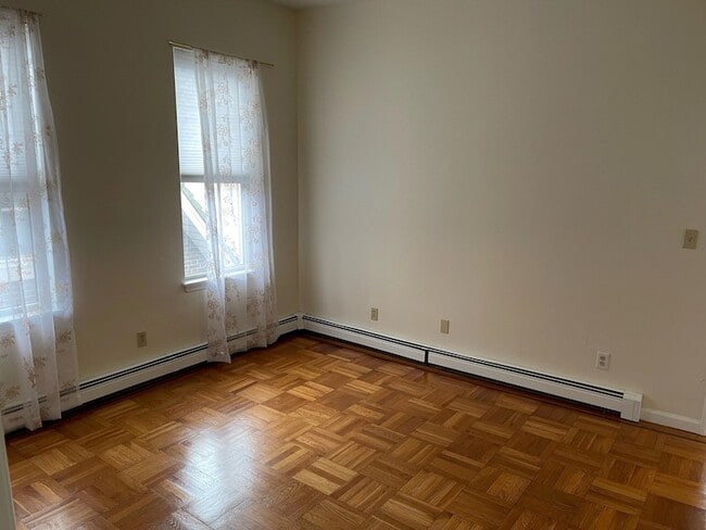 Building Photo - 55 Bonn Pl