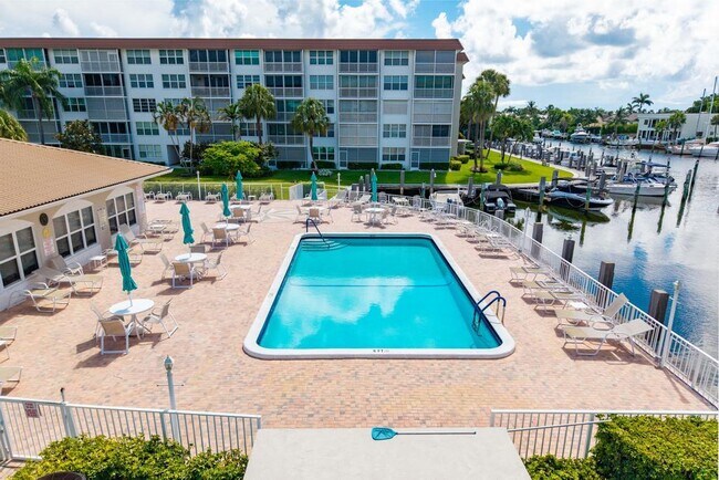 Building Photo - 2649 Florida Blvd