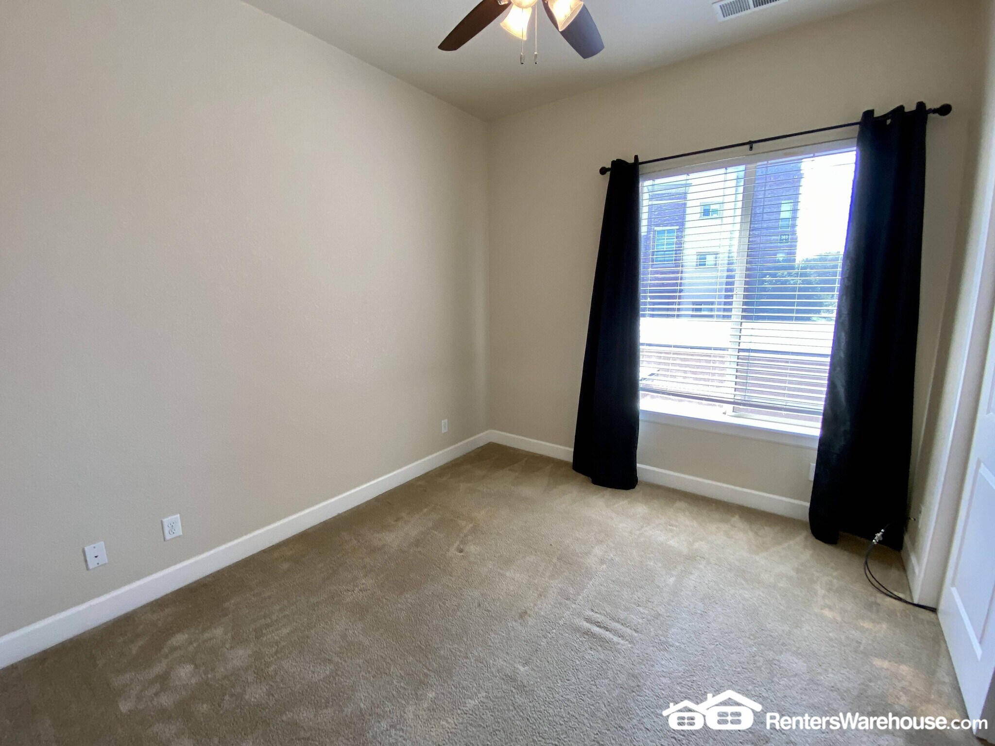 Building Photo - 305 Inverness Way S