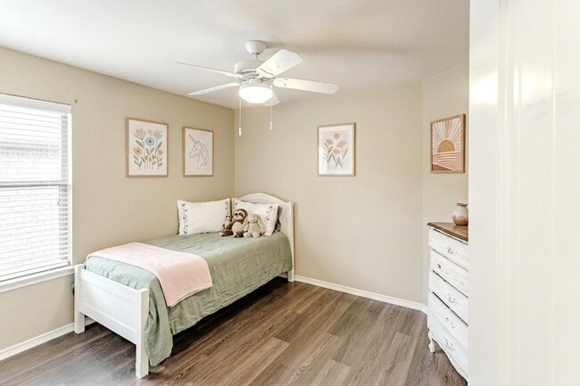 Building Photo - 2048 Lake Trail Dr