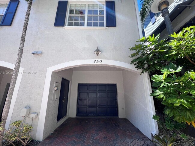 Building Photo - 450 NE 2nd Ave