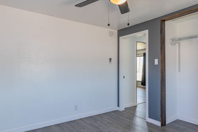 Building Photo - Charming 3 bedroom 2 bath Home with acreage