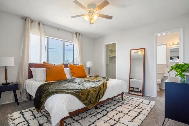 Building Photo - 3640 Princeton Ave