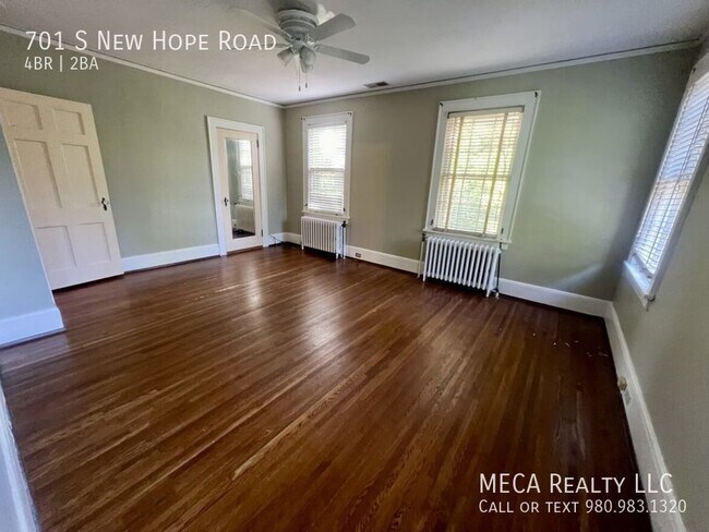 Building Photo - 701 S New Hope Rd