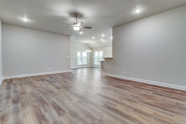 Building Photo - 2802 Clover Dr