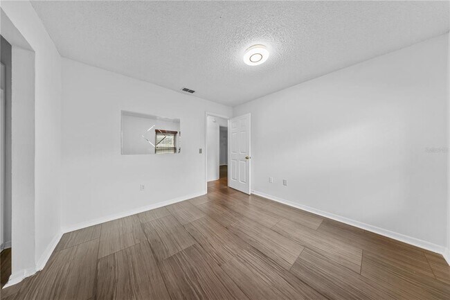 Building Photo - 308 Silver Pine Dr